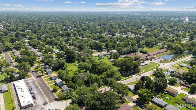 1625 Charbonier Road, Florissant, MO 63031