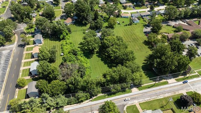 1625 Charbonier Road, Florissant, MO 63031