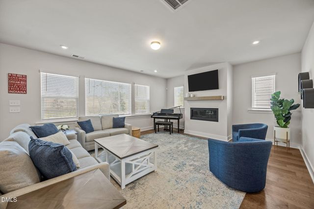 521 Roycroft Drive, Wake Forest, NC 27587