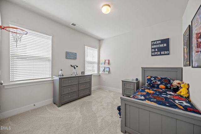 521 Roycroft Drive, Wake Forest, NC 27587