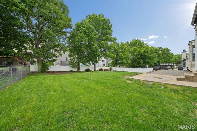 28 Fawn Oaks Drive, O'fallon, MO 63366