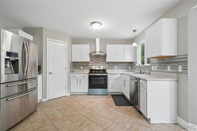28 Fawn Oaks Drive, O'fallon, MO 63366
