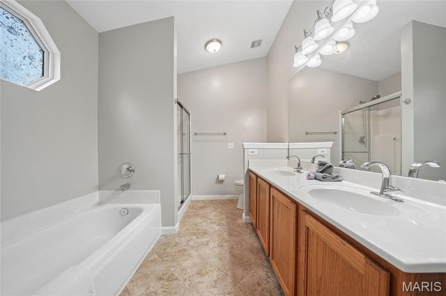 28 Fawn Oaks Drive, O'fallon, MO 63366