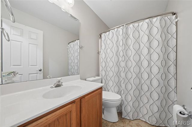 28 Fawn Oaks Drive, O'fallon, MO 63366