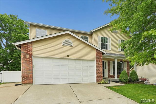 28 Fawn Oaks Drive, O'fallon, MO 63366