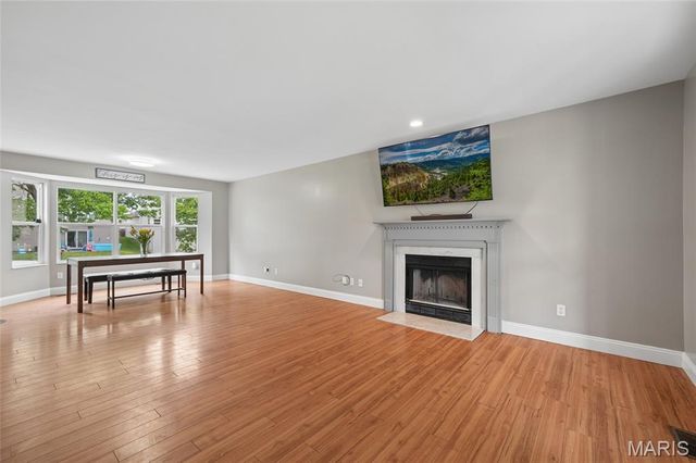 28 Fawn Oaks Drive, O'fallon, MO 63366