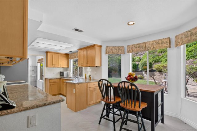 2141 Emberwood Way, Escondido, CA 92029