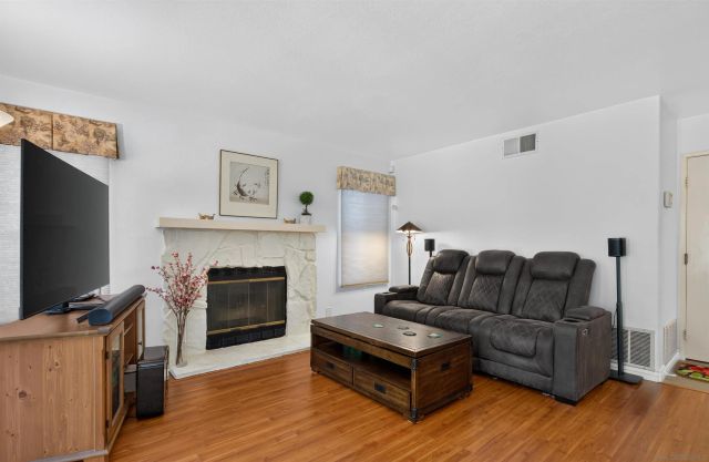 2141 Emberwood Way, Escondido, CA 92029