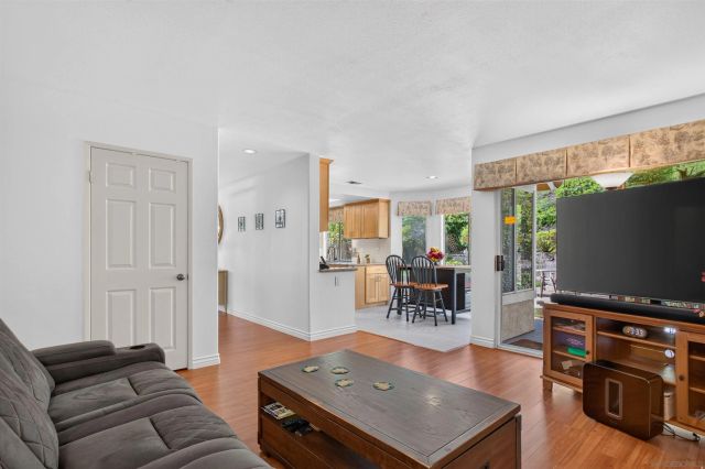 2141 Emberwood Way, Escondido, CA 92029