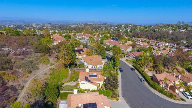 2141 Emberwood Way, Escondido, CA 92029
