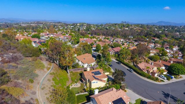 2141 Emberwood Way, Escondido, CA 92029