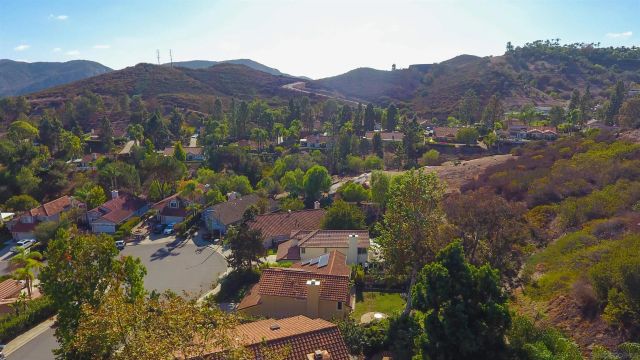 2141 Emberwood Way, Escondido, CA 92029