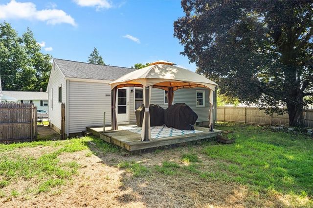 7 Sherwood Avenue, Coventry, RI 02816