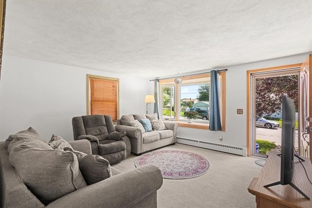 7 Sherwood Avenue, Coventry, RI 02816