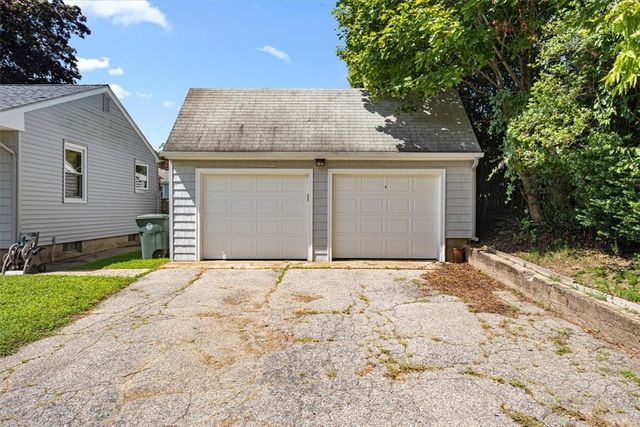 7 Sherwood Avenue, Coventry, RI 02816