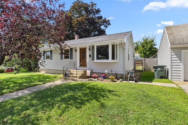 7 Sherwood Avenue, Coventry, RI 02816