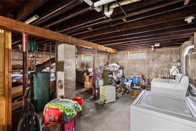 7 Sherwood Avenue, Coventry, RI 02816