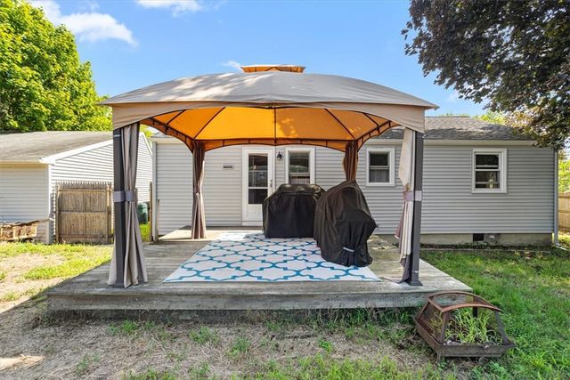 7 Sherwood Avenue, Coventry, RI 02816