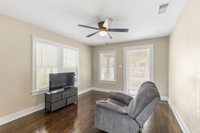3227 Spring Avenue, Dallas, TX 75215