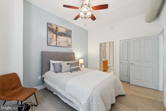 4490 MARKET COMMONS DR #202, Fairfax, VA 22033