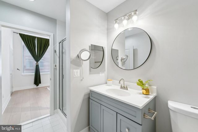 4490 MARKET COMMONS DR #202, Fairfax, VA 22033