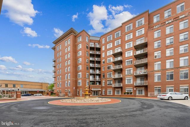 4490 MARKET COMMONS DR #202, Fairfax, VA 22033