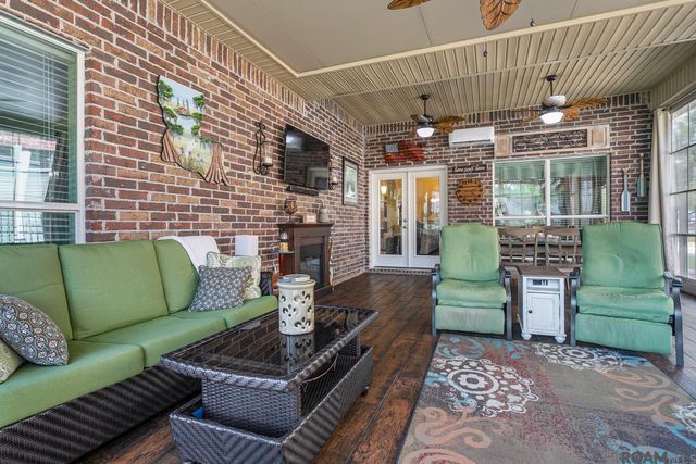 21161 Waterfront East Dr, Maurepas, LA 70449