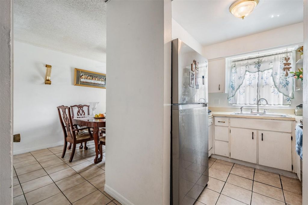 Image 16 of property listing at 7210 N MANHATTAN AVENUE 1913, Tampa, FL 33614