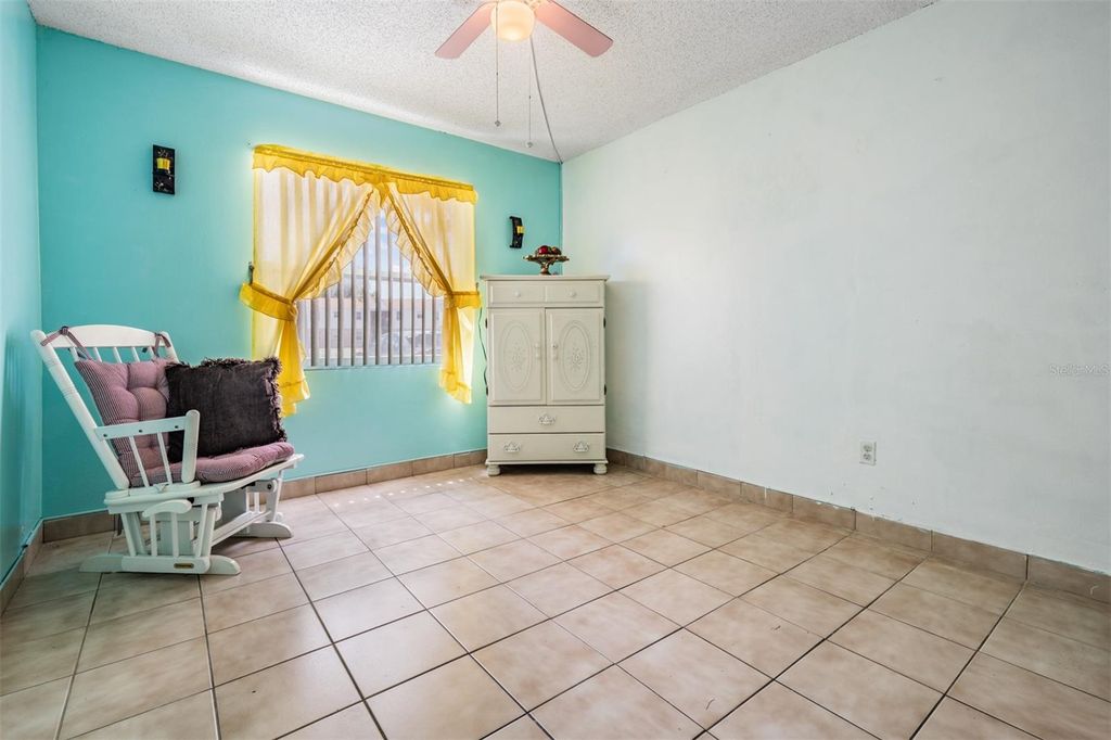Image 28 of property listing at 7210 N MANHATTAN AVENUE 1913, Tampa, FL 33614