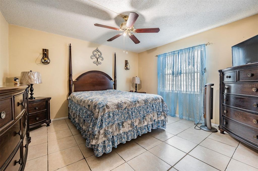 Image 29 of property listing at 7210 N MANHATTAN AVENUE 1913, Tampa, FL 33614
