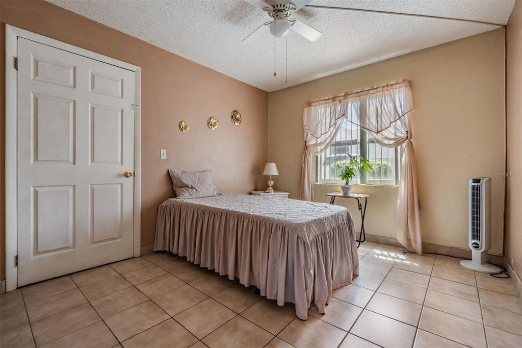Image 30 of property listing at 7210 N MANHATTAN AVENUE 1913, Tampa, FL 33614