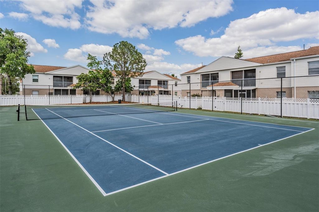 Image 39 of property listing at 7210 N MANHATTAN AVENUE 1913, Tampa, FL 33614
