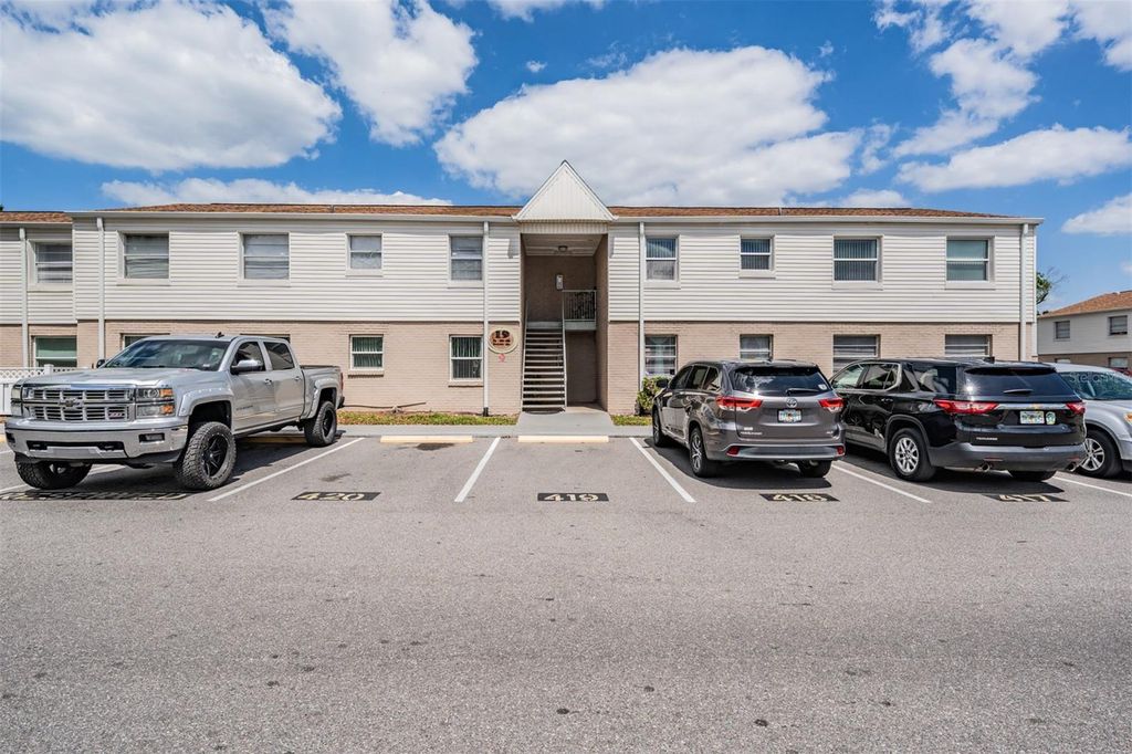 Image 40 of property listing at 7210 N MANHATTAN AVENUE 1913, Tampa, FL 33614