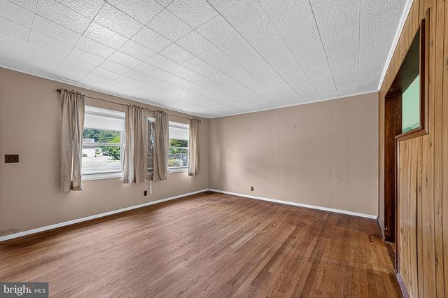 46 DUNMORE AVE, Ewing, NJ 08618