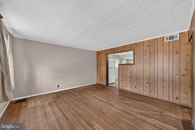 46 DUNMORE AVE, Ewing, NJ 08618