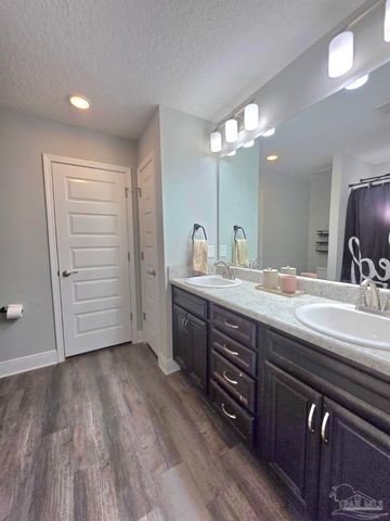 826 Smiley Cir, Pensacola, FL 32514