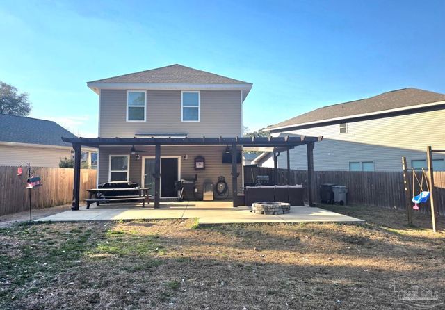 826 Smiley Cir, Pensacola, FL 32514