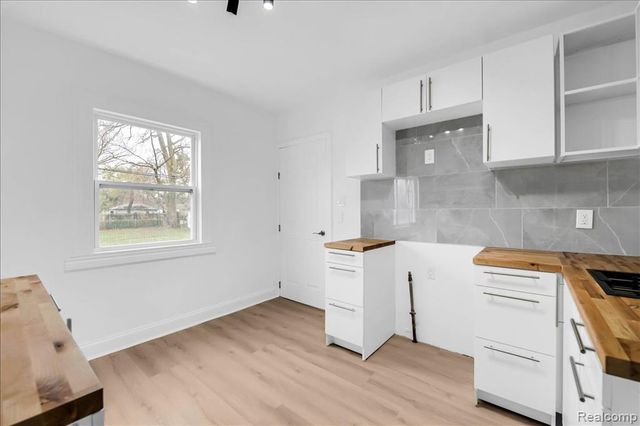 5903 Wayburn Street, Detroit, MI 48224