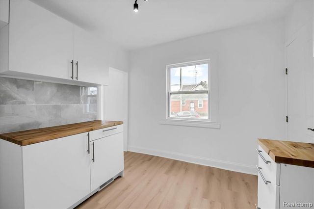 5903 Wayburn Street, Detroit, MI 48224