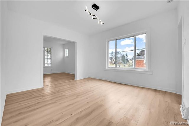 5903 Wayburn Street, Detroit, MI 48224