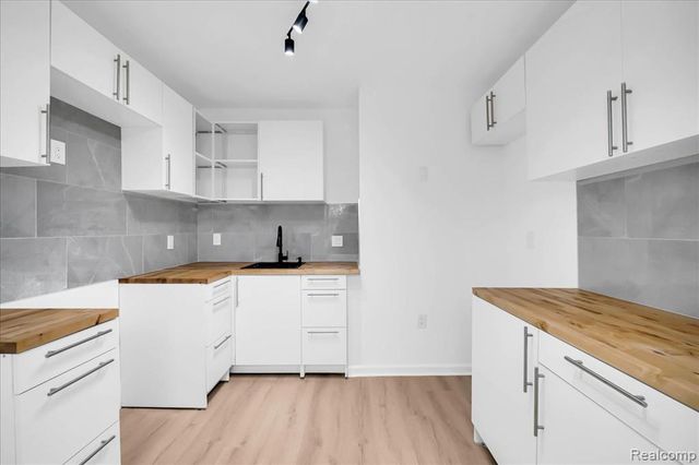 5903 Wayburn Street, Detroit, MI 48224