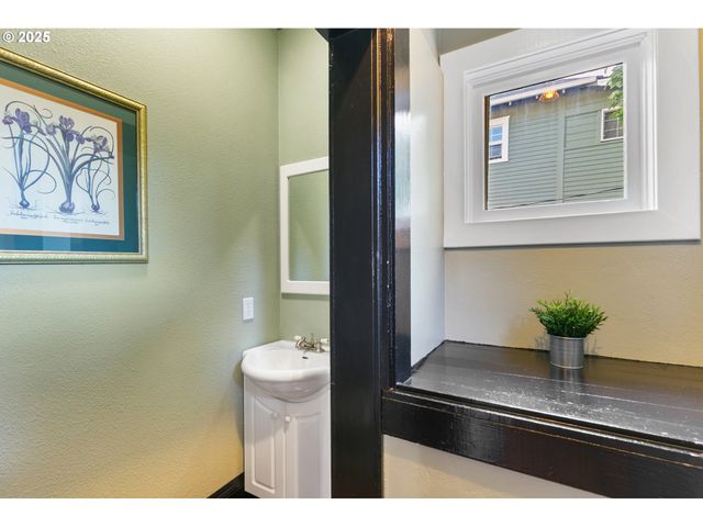 108 W 23RD St, Vancouver, WA 98660
