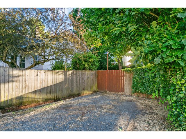 108 W 23RD St, Vancouver, WA 98660