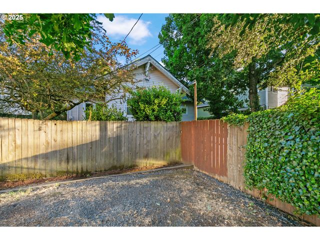 108 W 23RD St, Vancouver, WA 98660