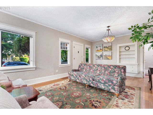 108 W 23RD St, Vancouver, WA 98660