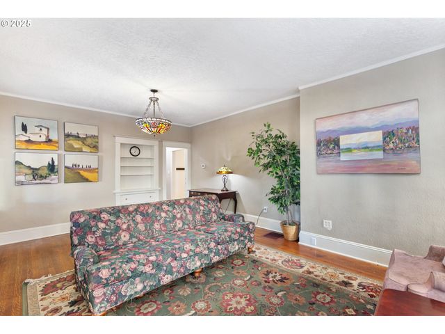 108 W 23RD St, Vancouver, WA 98660