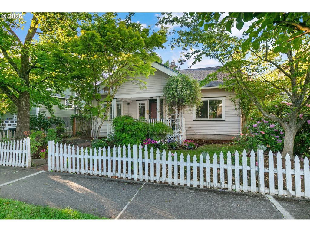 108 W 23RD St, Vancouver, WA 98660
