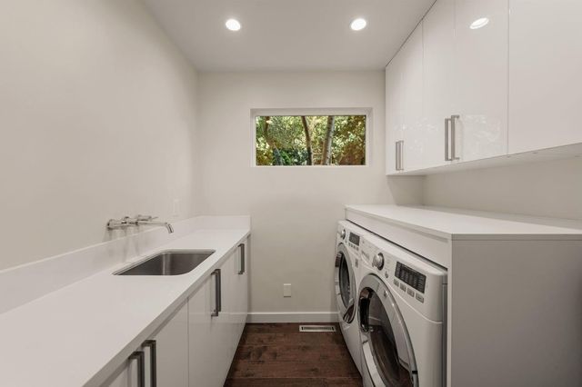 2561 Ladd Rd, Modesto, CA 95356