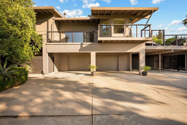 2561 Ladd Rd, Modesto, CA 95356