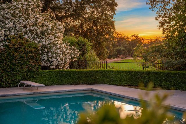 2561 Ladd Rd, Modesto, CA 95356